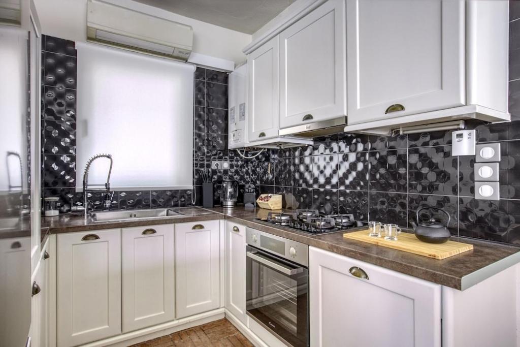 דירות אתונה Sunny Luxury Loft,Stunning Acropolis View, Jacuzzi מראה חיצוני תמונה